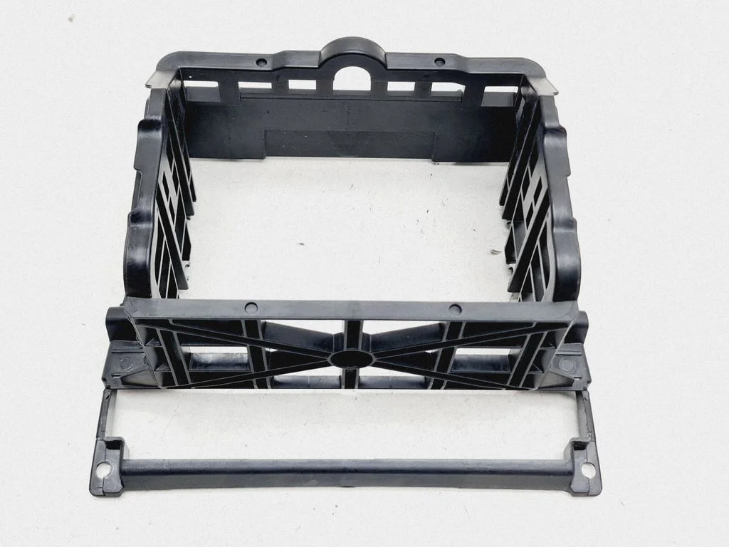 Cita paneļa detaļa – BMW 5. sērija E60 E61 (2004-2010)