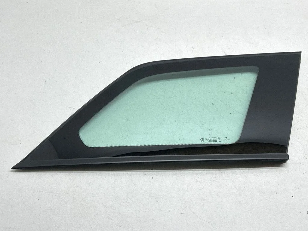 Rear side window 9812842080
