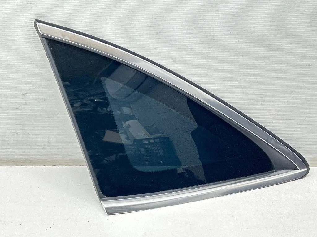 Tagumine kere külgklaas – Mercedes-Benz EQC (2019-)