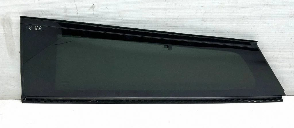 Aizmugurējais sāna virsbūves stikls 43R000073
