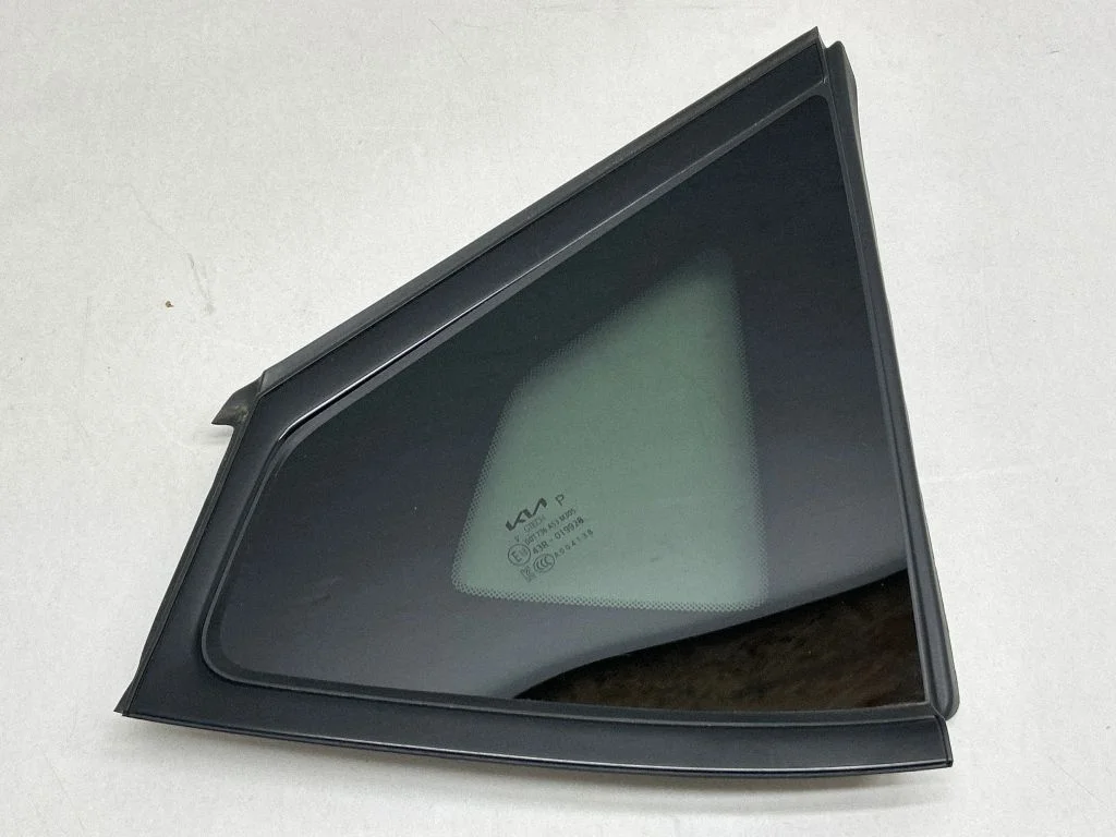 Rear side window 87820CV120
