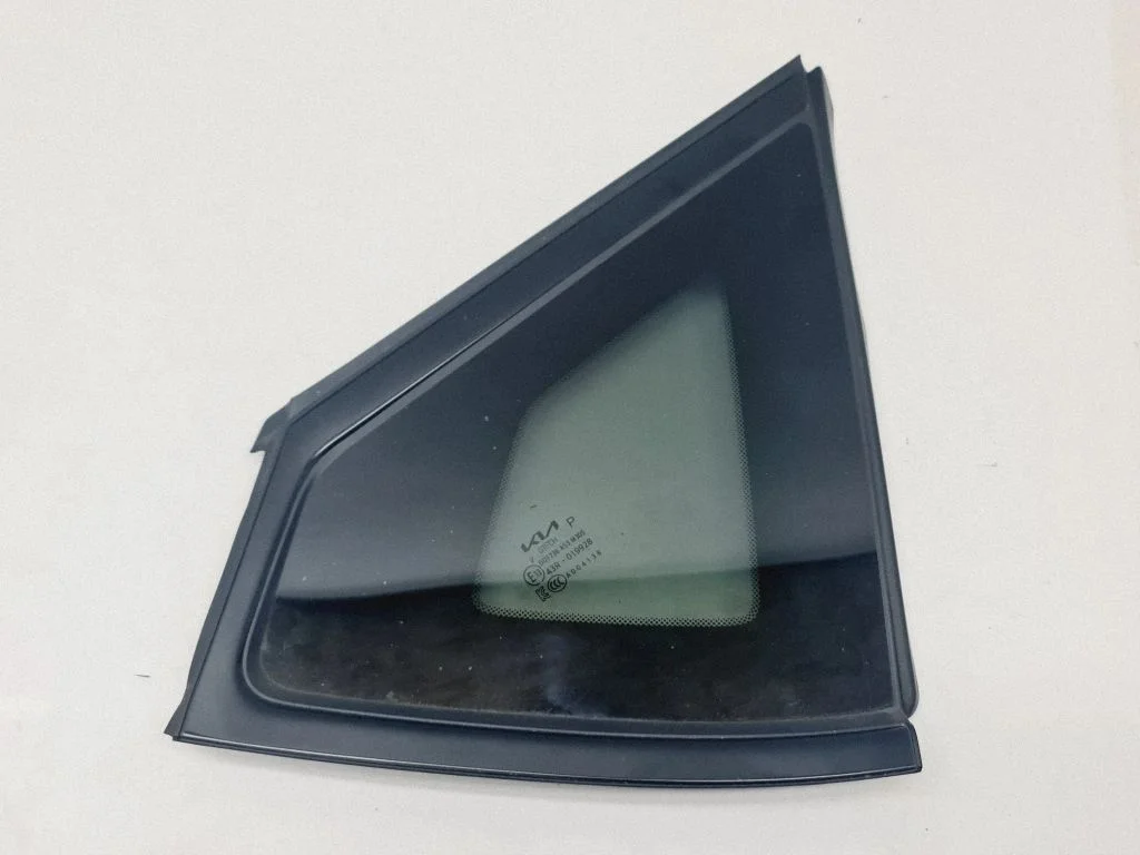 Rear side window 87820CV120