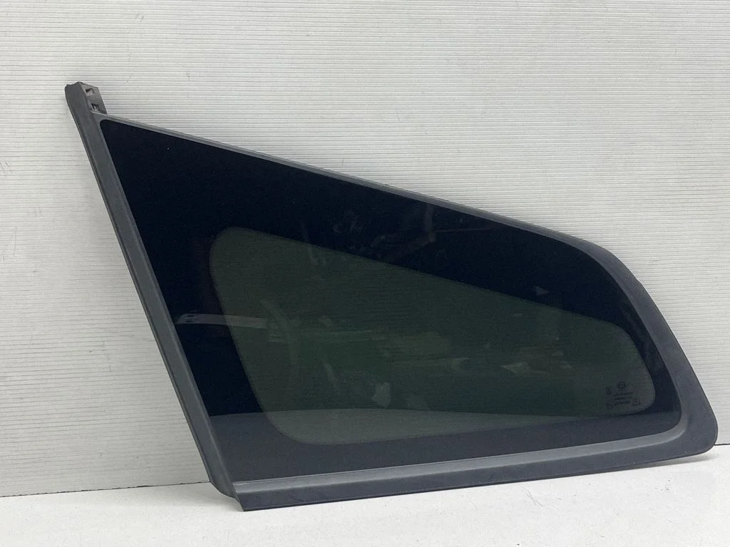 Aizmugurējais sāna virsbūves stikls – KIA Optima (2015-2020)