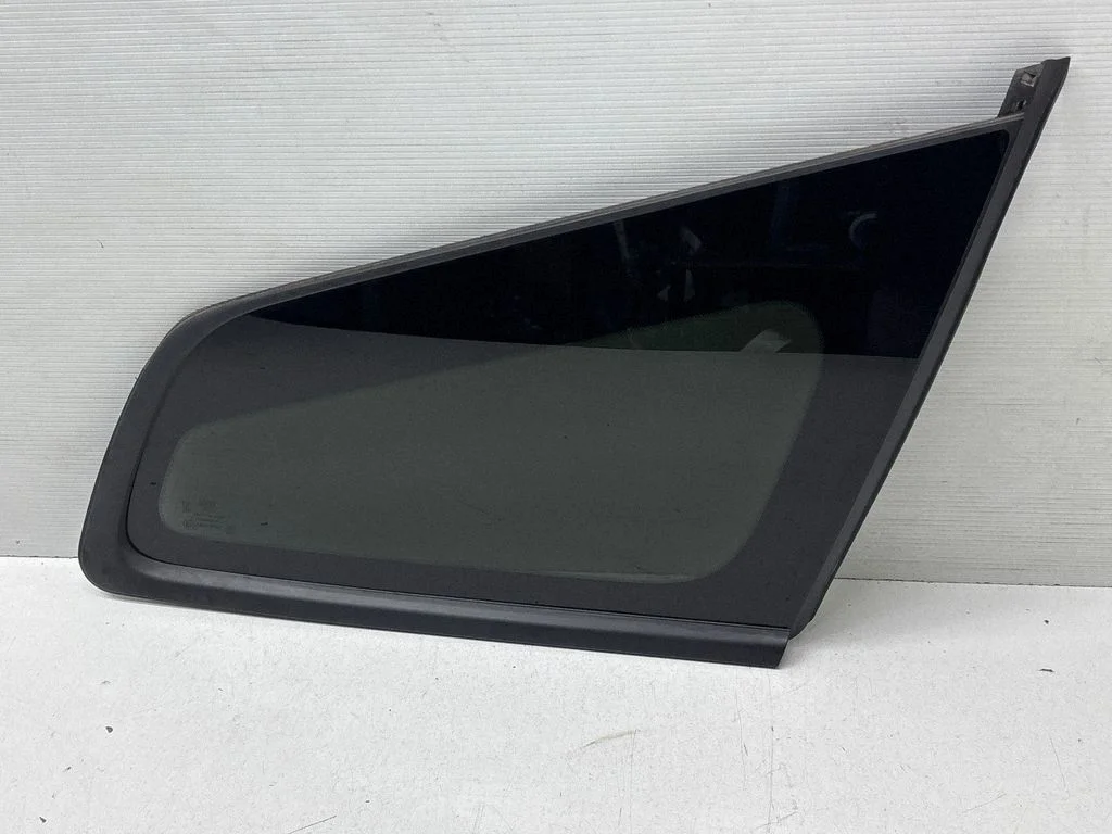 Rear side window DOT736AS3M35