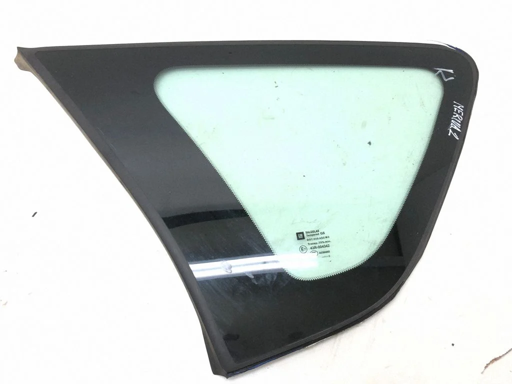Rear side window A038482