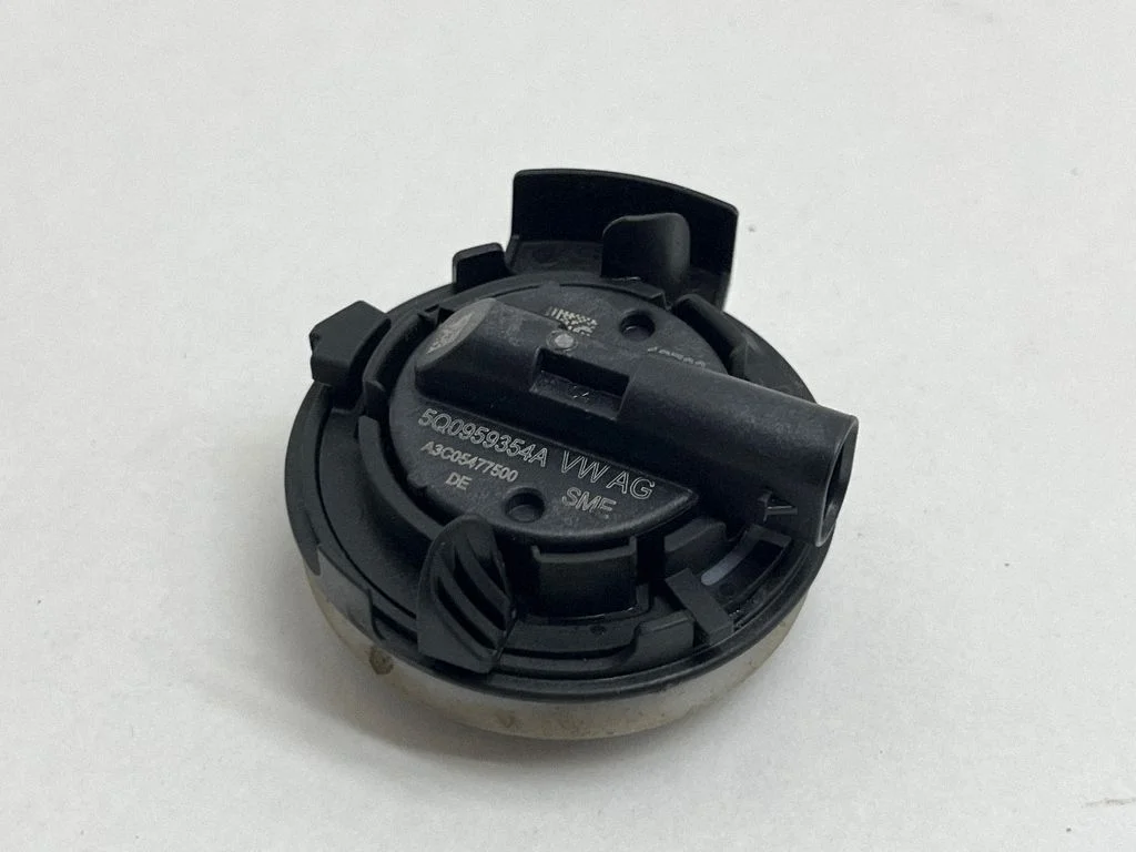 Drošības spilvenu trieciena sensors 5Q0959354A