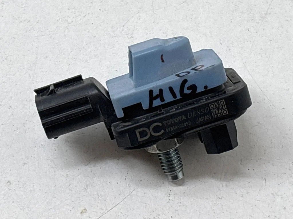 Drošības spilvenu trieciena sensors 8983A02050