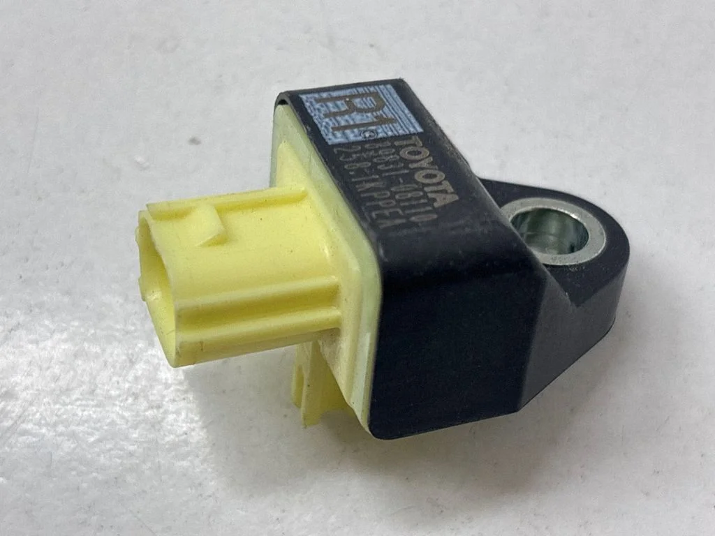 Drošības spilvenu trieciena sensors 8983108110