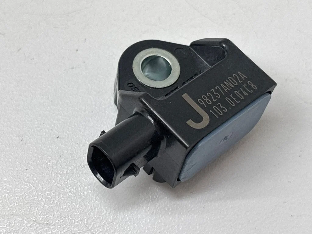 Czujnik zderzeniowy poduszek powietrznych 98237AN02A