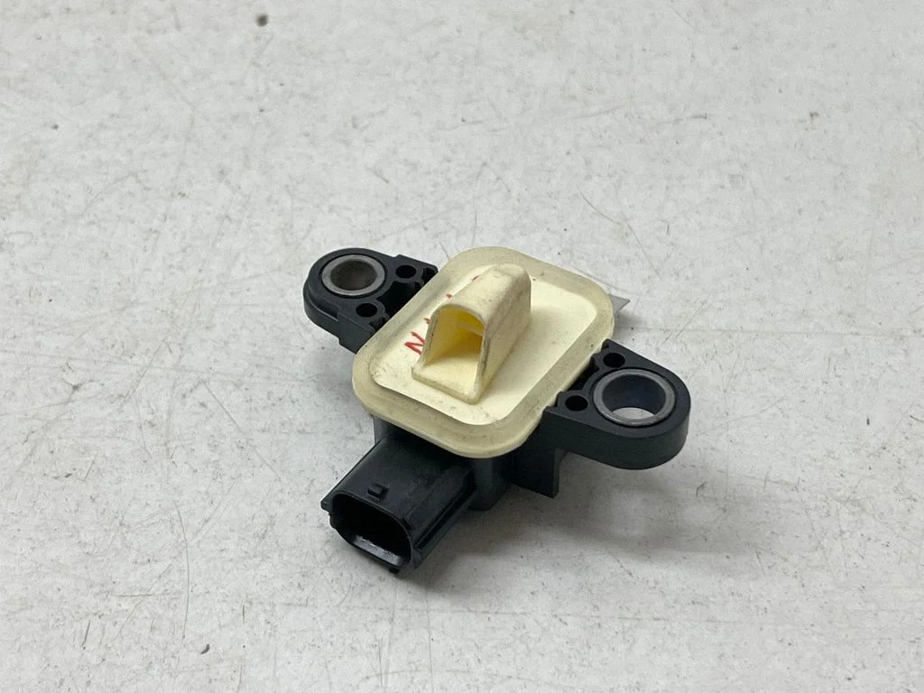 Drošības spilvenu trieciena sensors – Nissan Navara D23 (2015-)