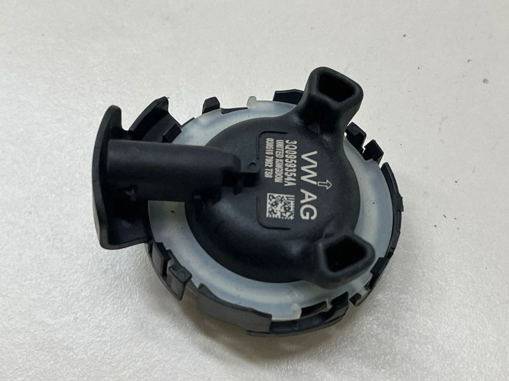 Airbag deployment crash/impact sensor – Skoda Octavia Mk3 (5E) (2013-2019)
