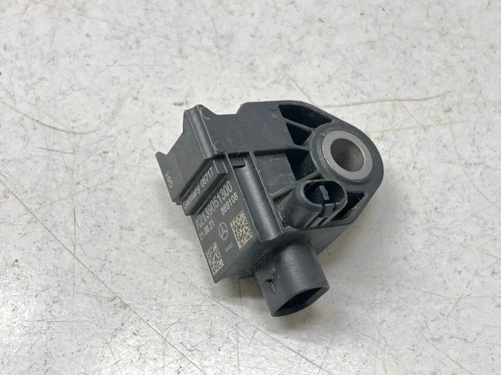 Drošības spilvenu trieciena sensors A2139051300