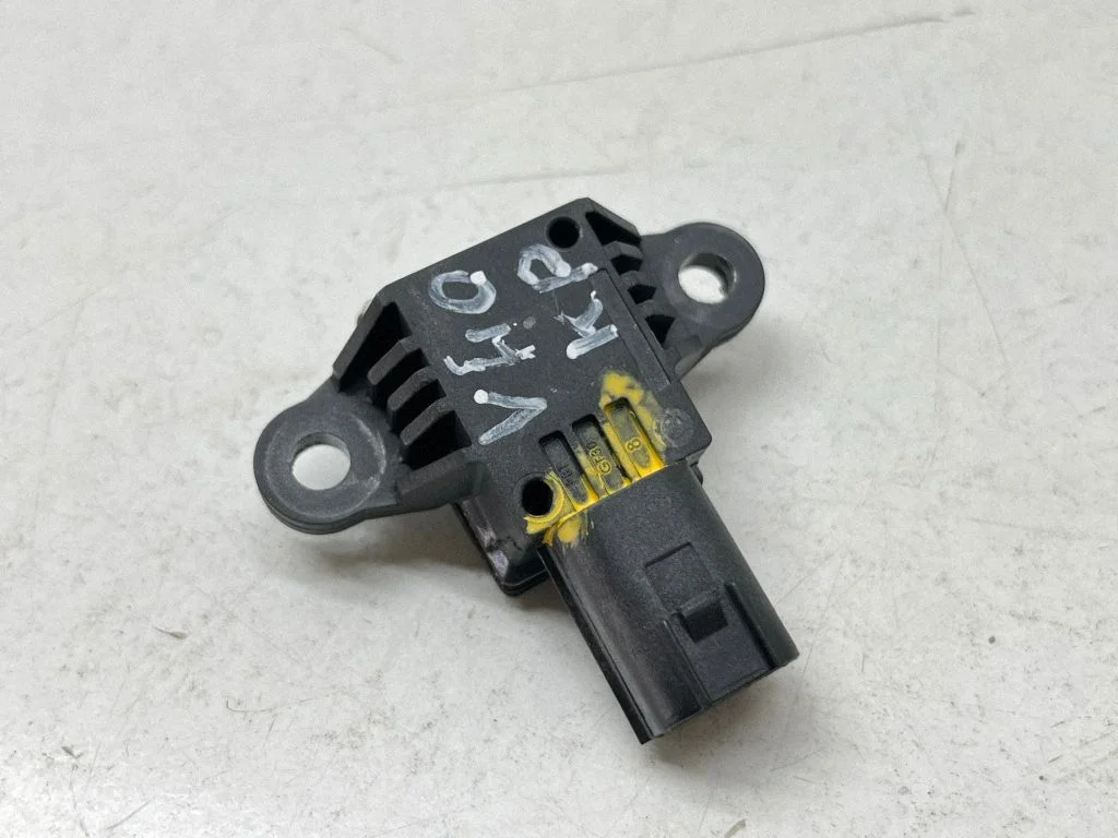 Drošības spilvenu trieciena sensors – Volvo V40 (2012-2019)