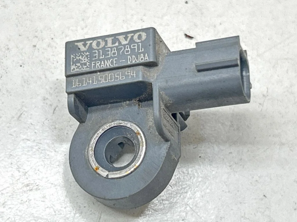 Czujnik zderzeniowy poduszek powietrznych – Volvo V40 (2012-2019)