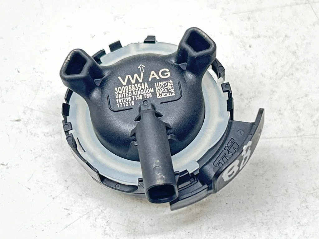 Airbag deployment crash/impact sensor – Volkswagen Passat B7 USA (2012-2019)