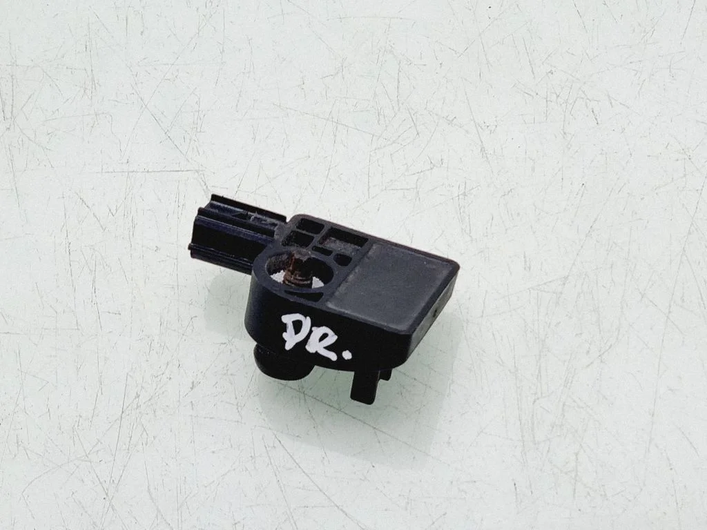 Airbag deployment crash/impact sensor – Tesla Model S (2012-)