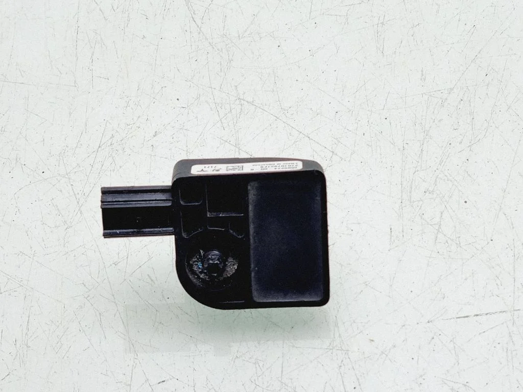 Airbag deployment crash/impact sensor – Tesla Model S (2012-)