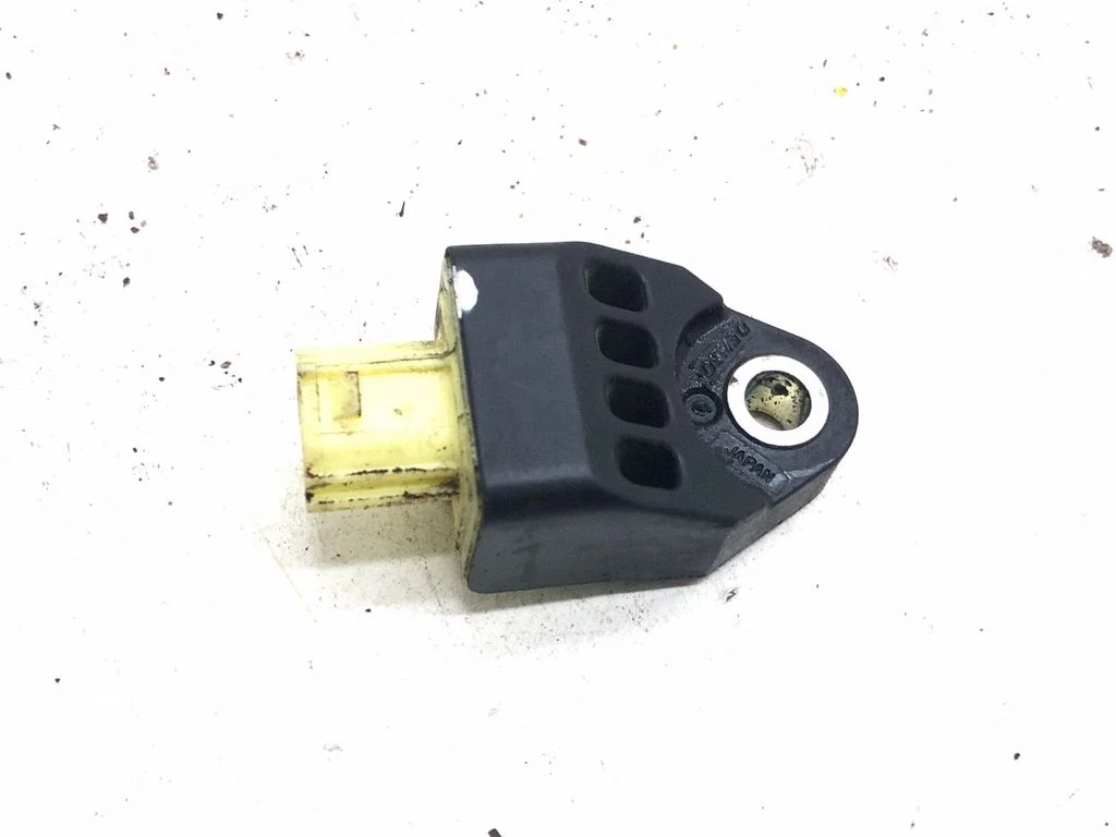 Airbag deployment crash/impact sensor – Subaru Outback (2009-2014)