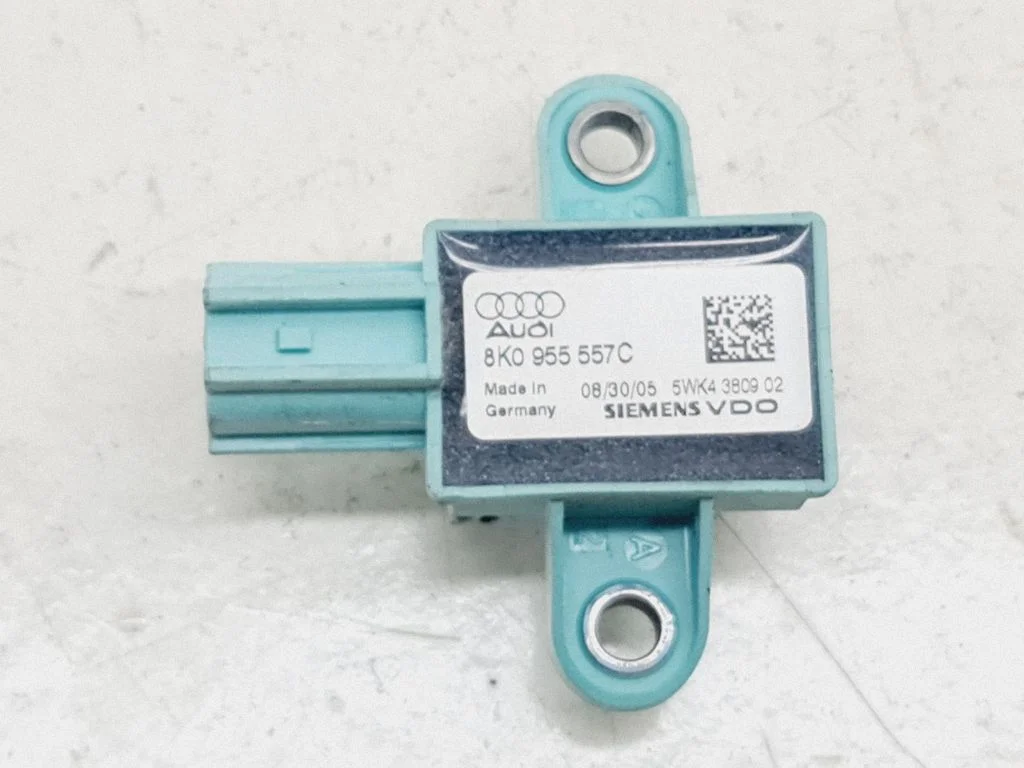 Drošības spilvenu trieciena sensors 8K0955557C