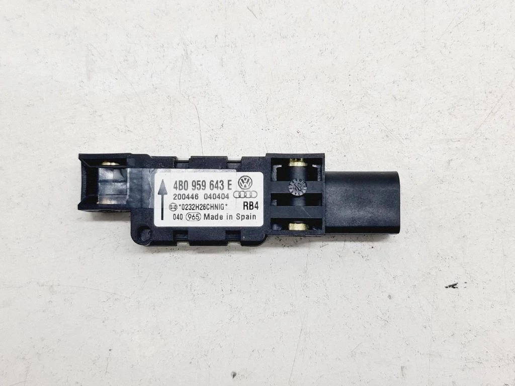 Drošības spilvenu trieciena sensors 4B0959643E