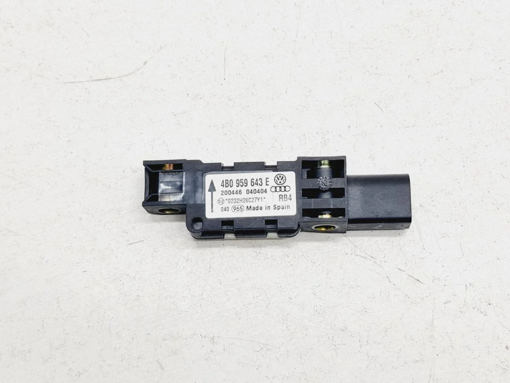 Drošības spilvenu trieciena sensors 4B0959643E