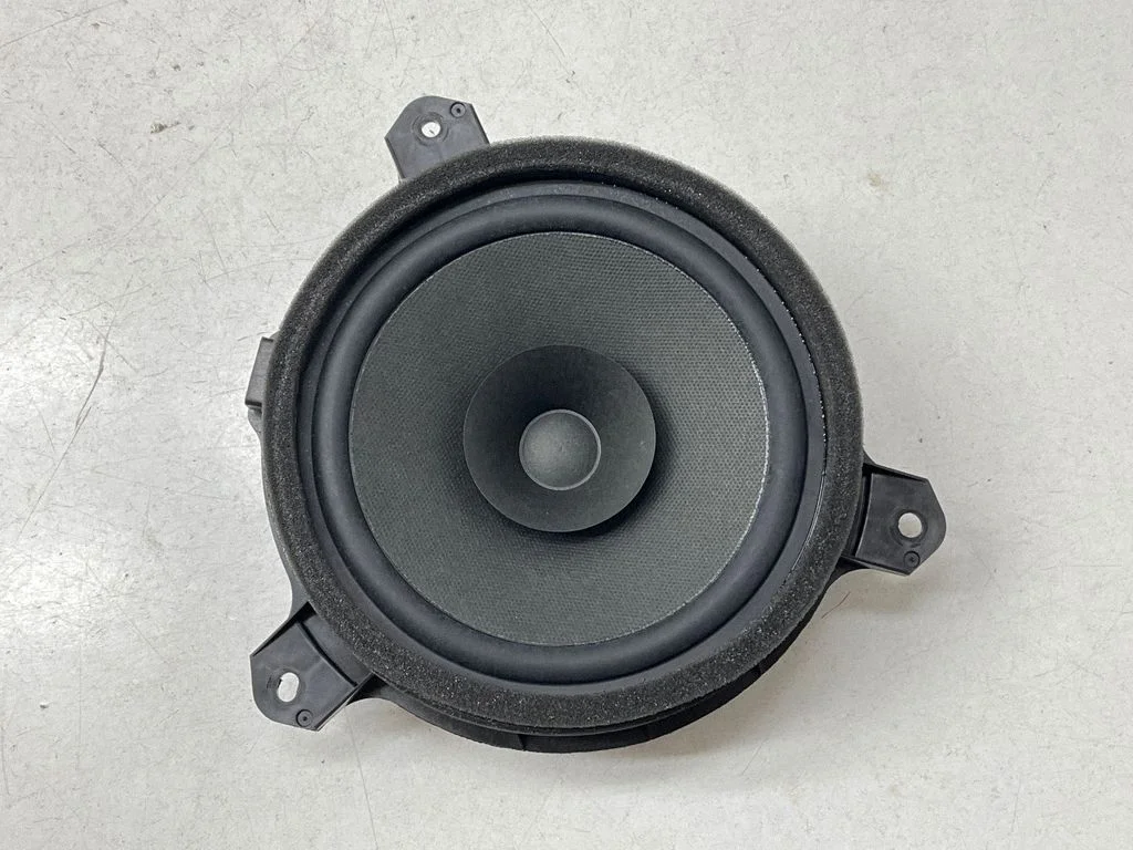 Tagaukse kõlar(id) 7M908A