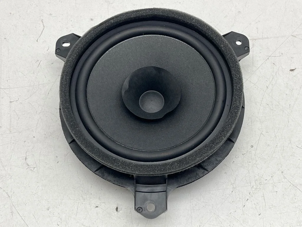 Tagaukse kõlar(id) 4M122A