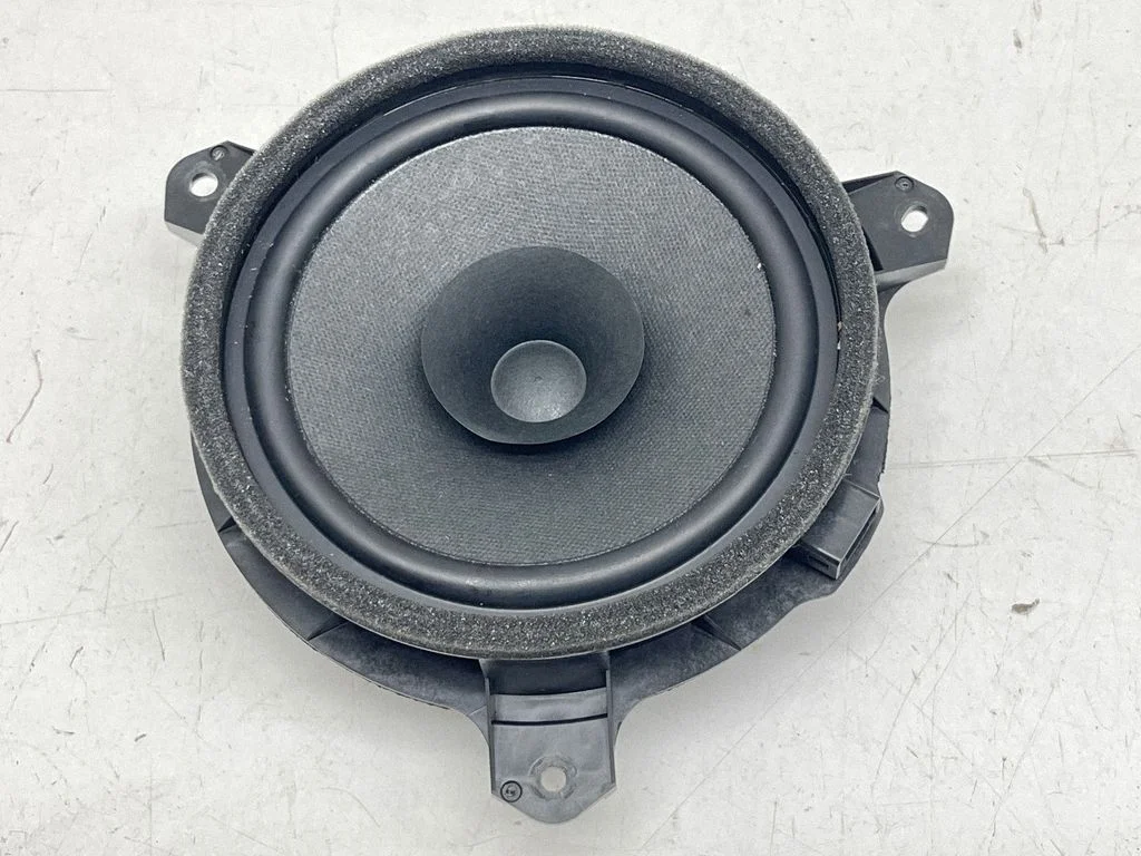 Tagaukse kõlar(id) 4M123A