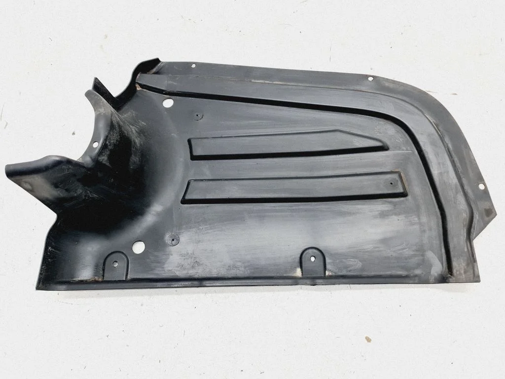 Aizmugurējā bufera apakšas aizsargs – Volkswagen Passat B6 (2005-2010)