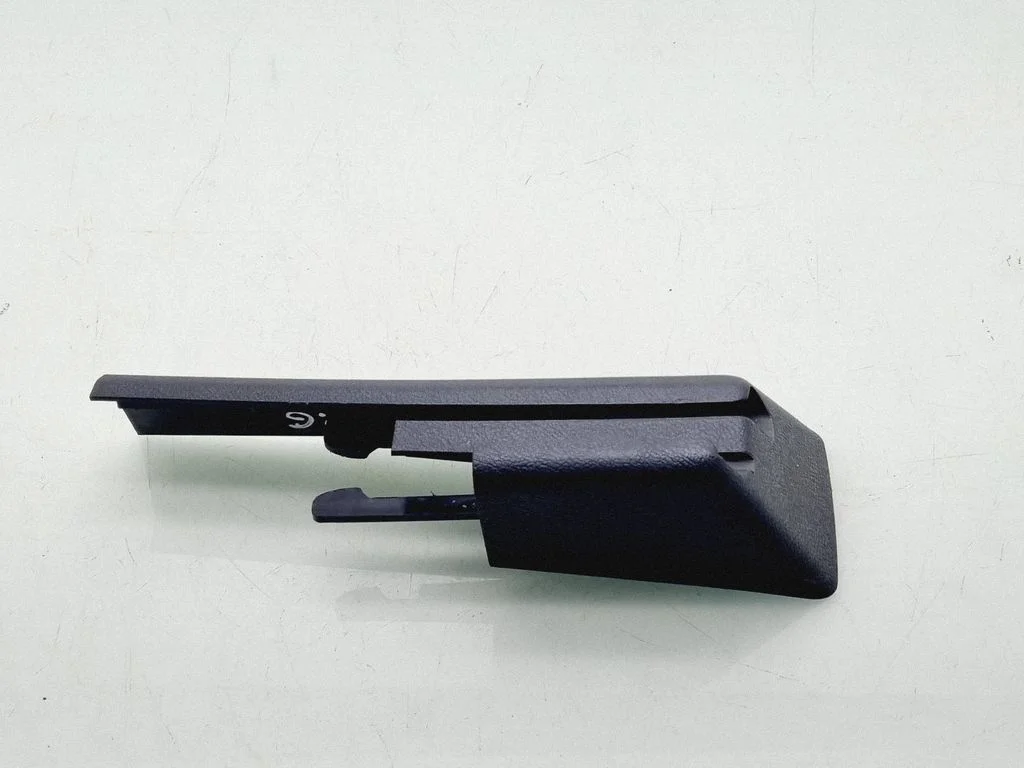 Front passenger seat rail trim 7L0881478C