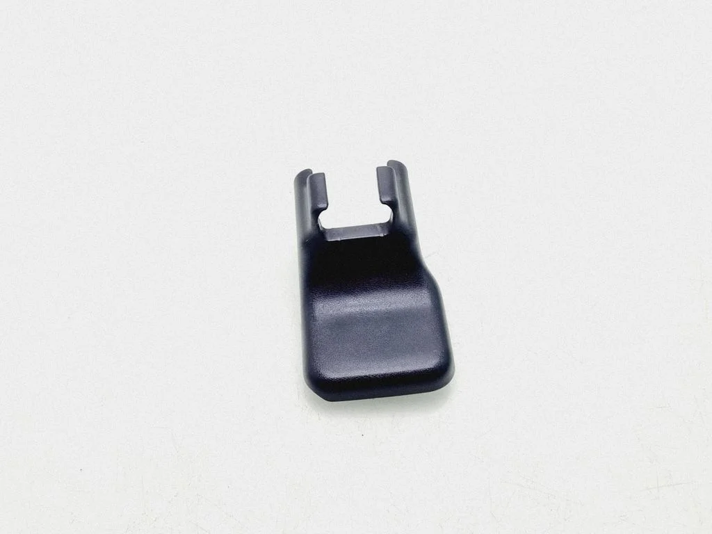 Front driver seat rail trim – Toyota Land Cruiser (J150) (2009-)