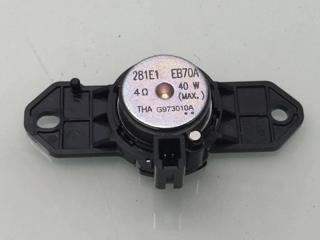 Kõrgsageduslik kõlar(id) esiustes – Nissan Navara D23 (2015-)