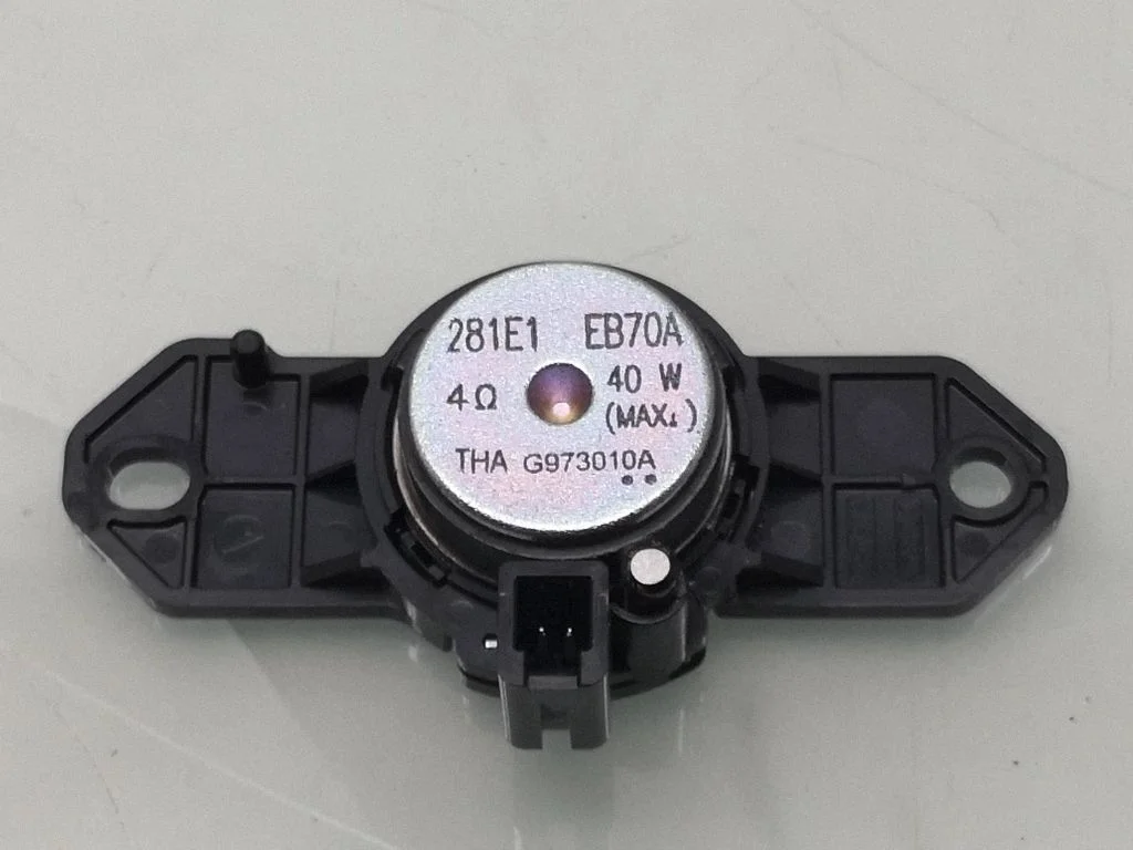 Kõrgsageduslik kõlar(id) esiustes – Nissan Navara D23 (2015-)