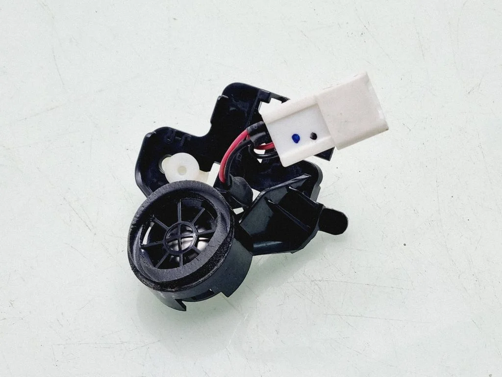 Front door high frequency speaker – Toyota Land Cruiser (J150) (2009-)
