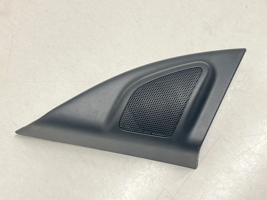 Augstfrekvences skaļrunis (-ņi) priekšējās durvīs 30781067