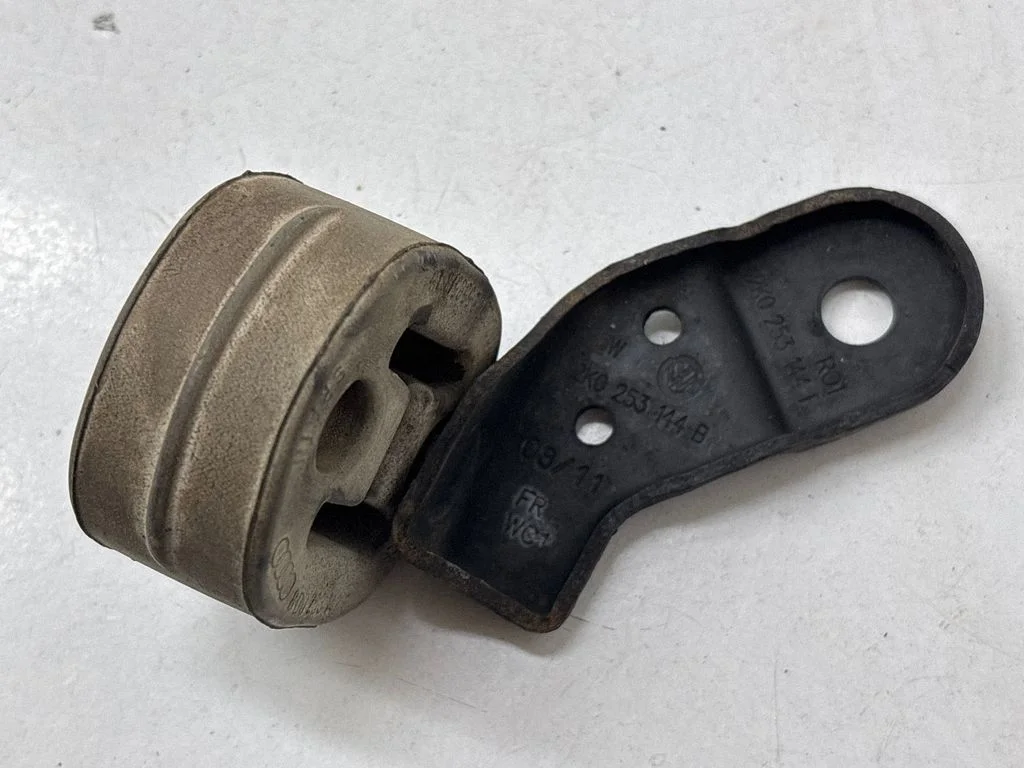 Muffler mount bracket/holder – Volkswagen Caddy (2011-2016)