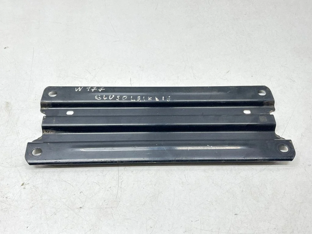 Slāpētāja turētājs/ kronšteins A1776161900