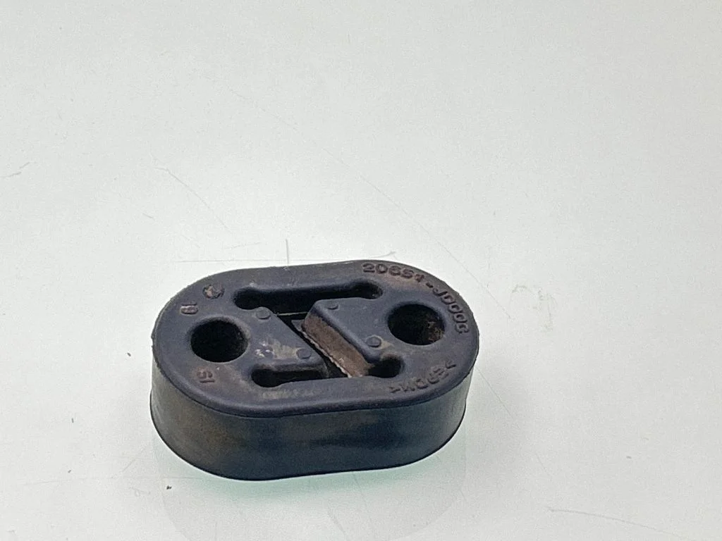 Muffler mount bracket/holder – Nissan Qashqai (2010-2014)