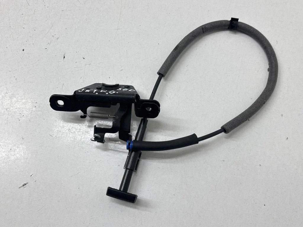 Seat back rest lock catch – Volkswagen Jetta USA (2019-)