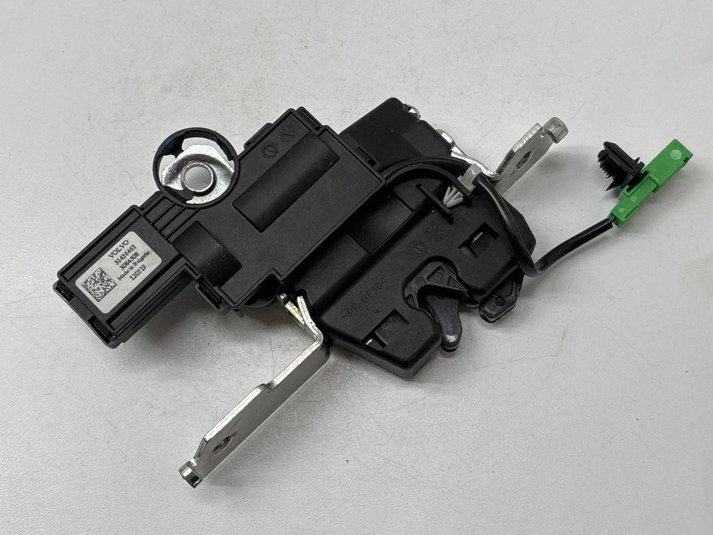 Seat back rest lock catch – Volvo S60 (2018-)