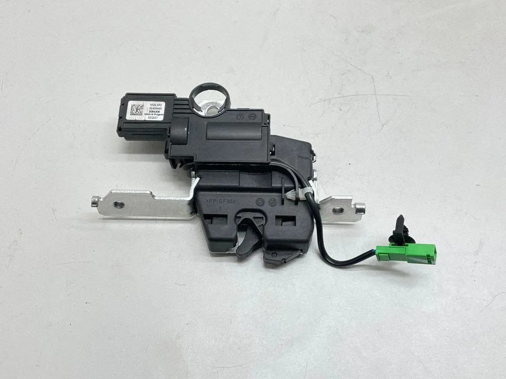 Seat back rest lock catch – Volvo S90, V90 (2016-)