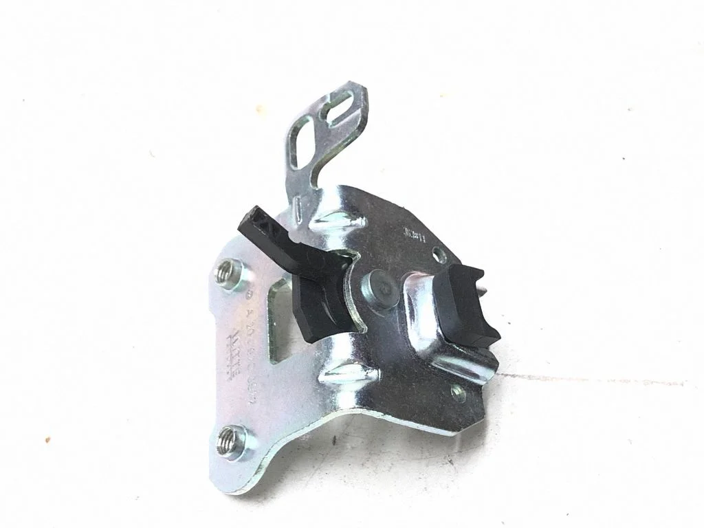 Seat back rest lock catch – Mercedes-Benz E-Class W212 (2009-2016)