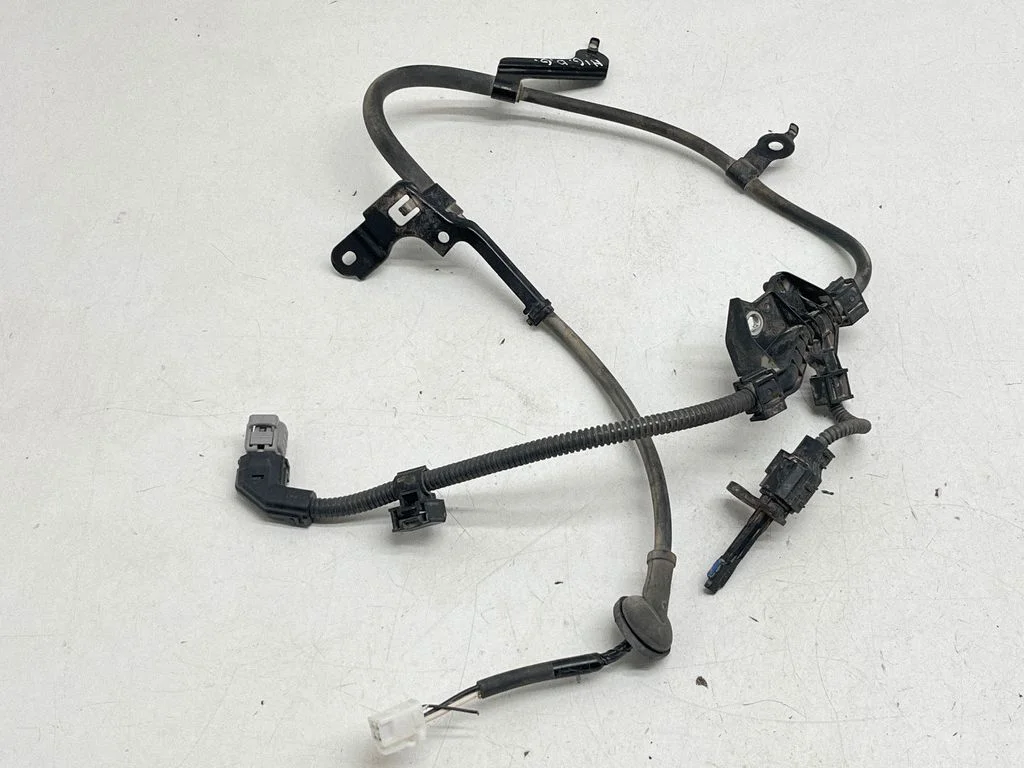 Aizmugurējais bremžu ABS devējs 895440E040