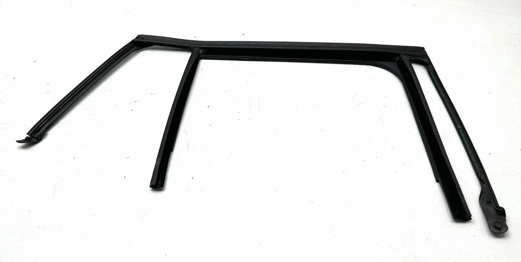 Aizmugurējā blīvgumija (pie stikla) A2937354000