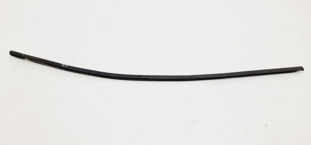 Rubber seal front door window/glass 469663017