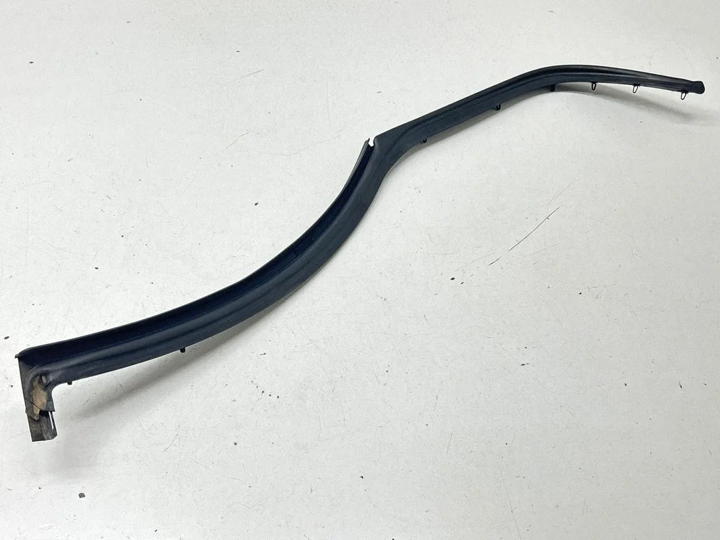 Rubber seal rear door 95B839761B