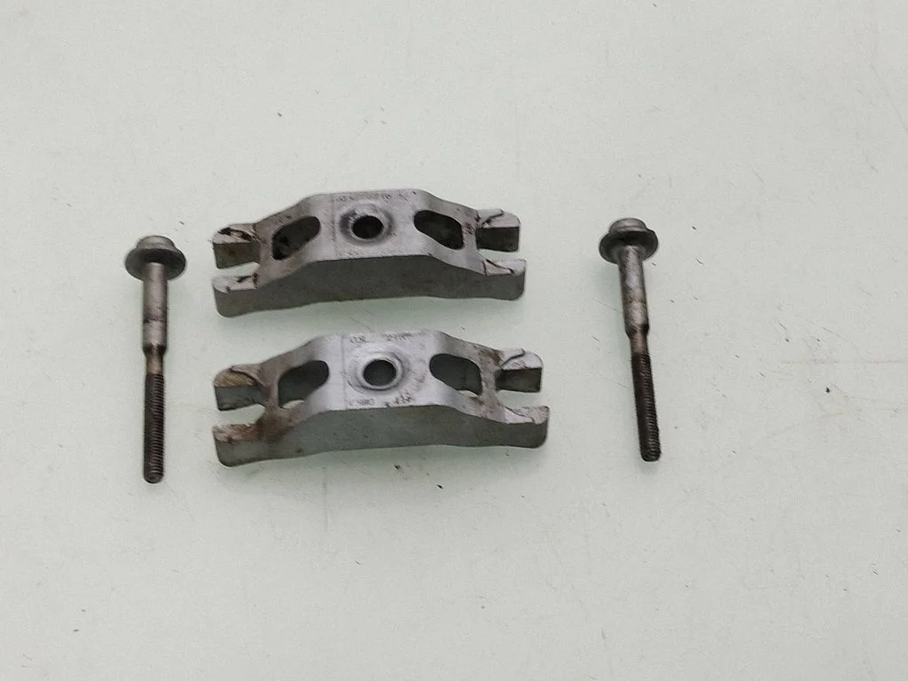 Fuel Injector clamp holder – Volkswagen Transporter - Caravelle T5 (2003-2015)