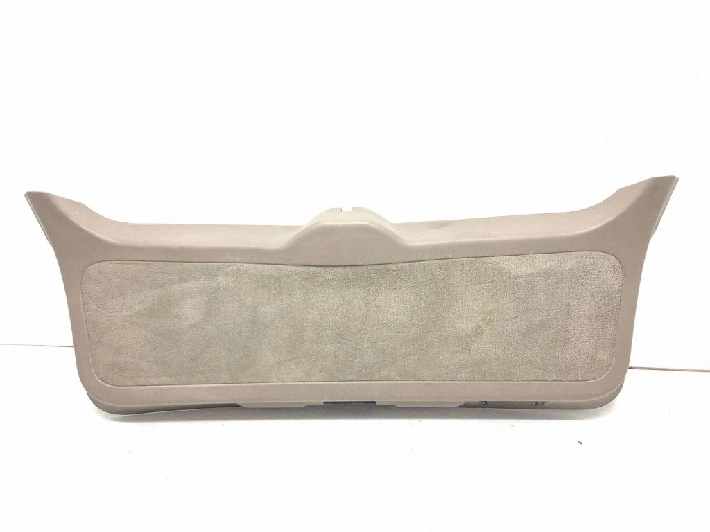 Tailgate trim ESB500010