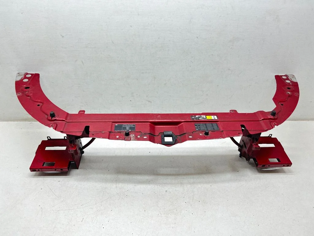 Radiatoru paneļa augšējā daļa – Land Rover Range Rover Evoque L538 (2011-2018)