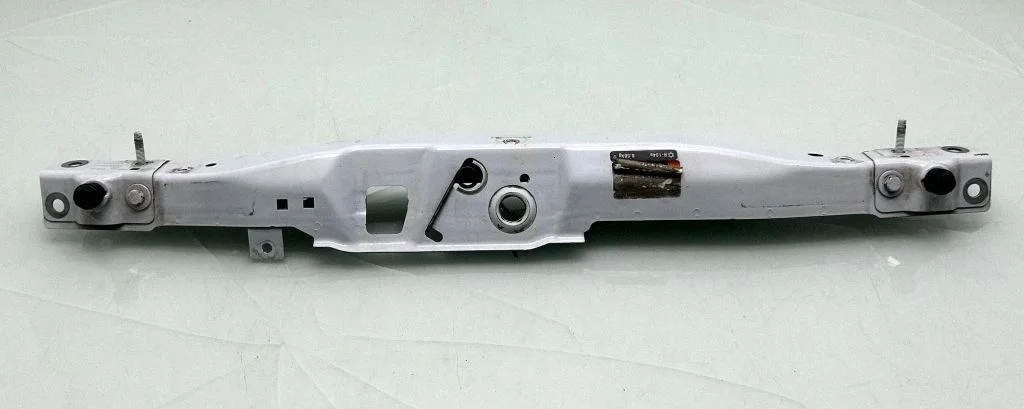 Radiatoru paneļa augšējā daļa 13270866